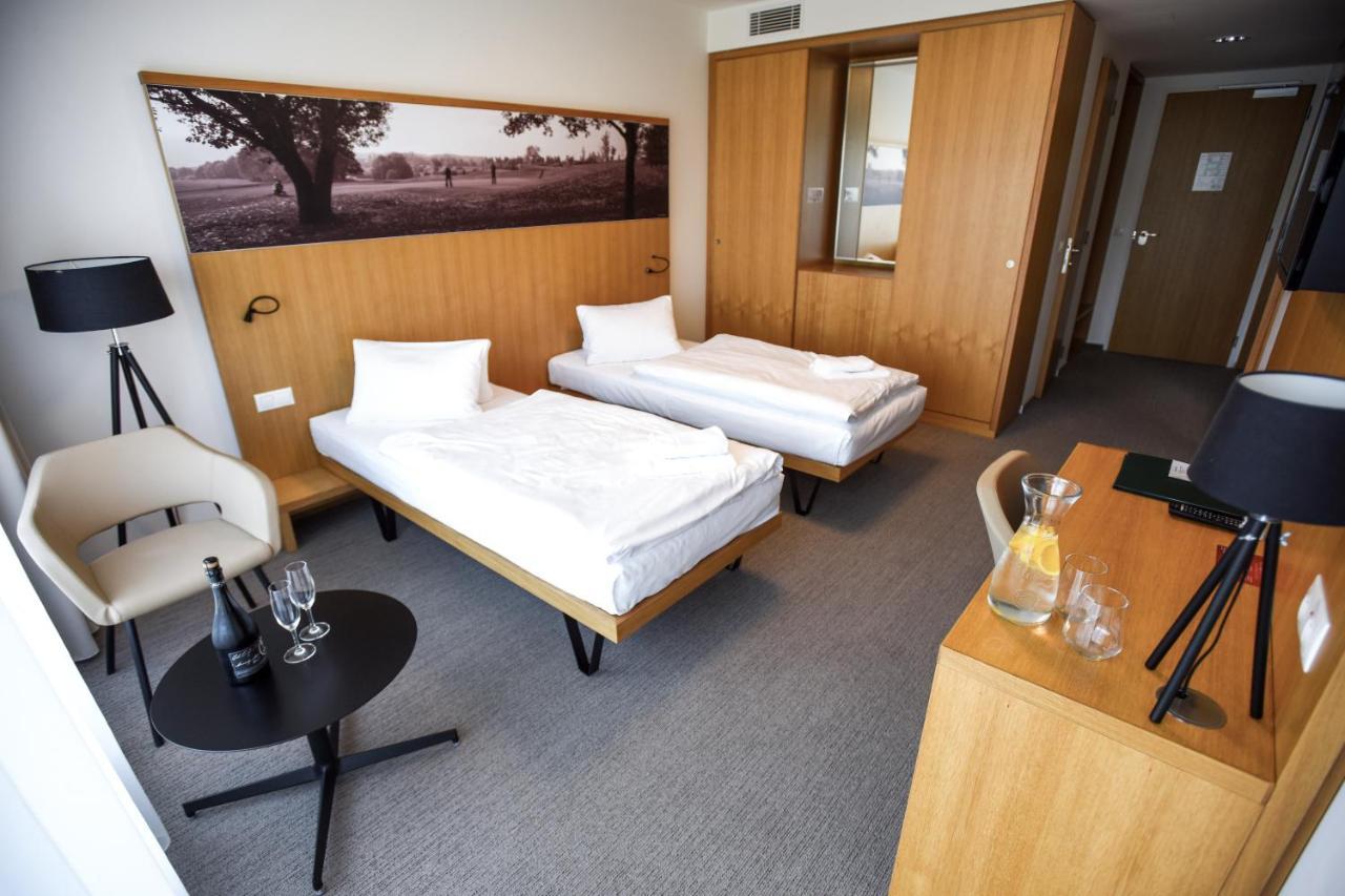 Hotel S-Port Veska Dolany  Zewnętrze zdjęcie